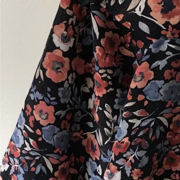 JOIE Birtha Cold-Shoulder Floral Print Silk
Blouse - Size Medium - Picture 5 of 5